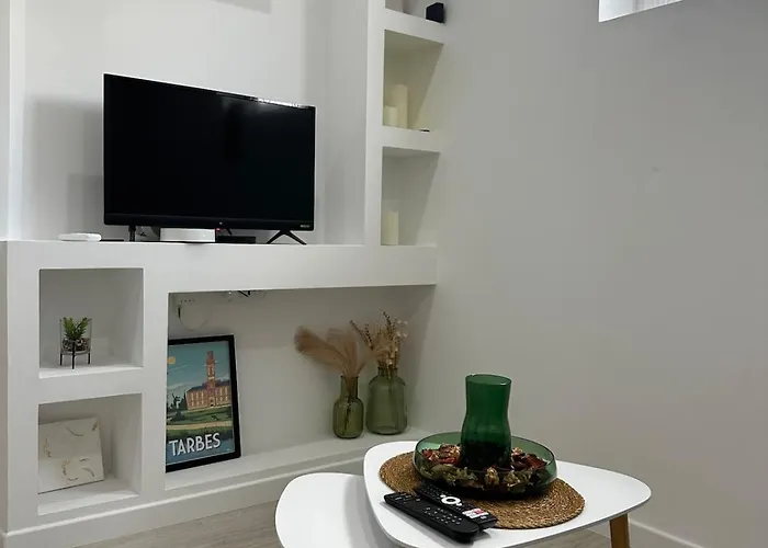 Cosy Parking Prive Lägenhet *